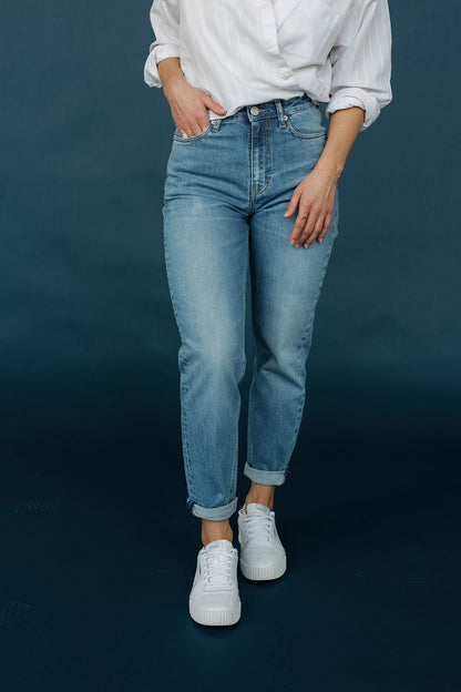 Women's Stretch Tapered Recycled Jean - Washed Stone Blue