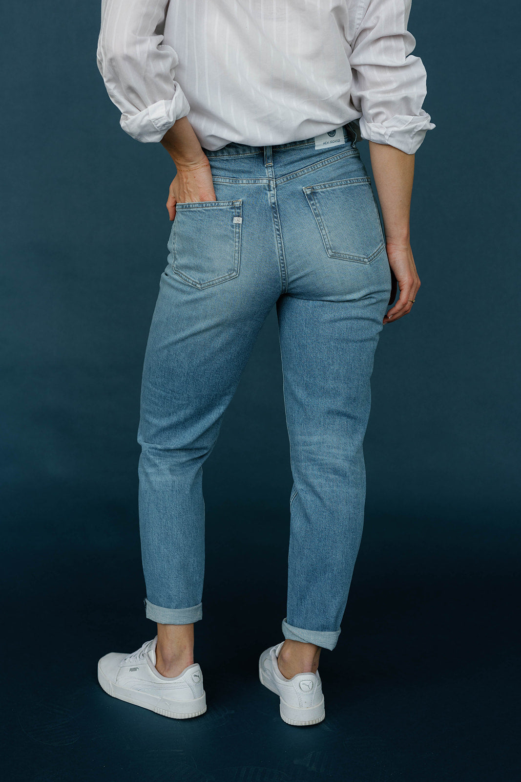 Women's Stretch Tapered Recycled Jean Washed Stone Blue