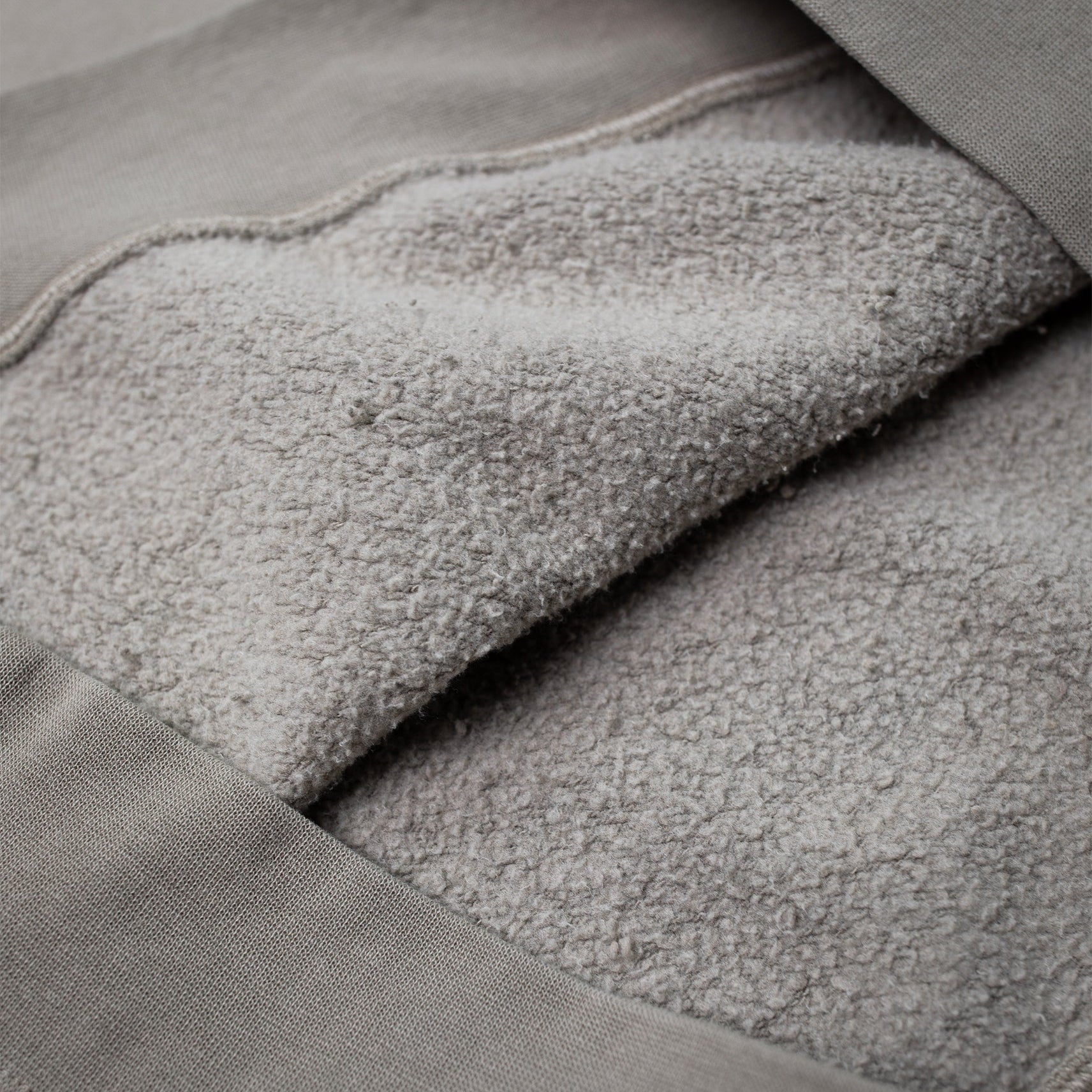 Kentucky Deer Sweater (Fog)