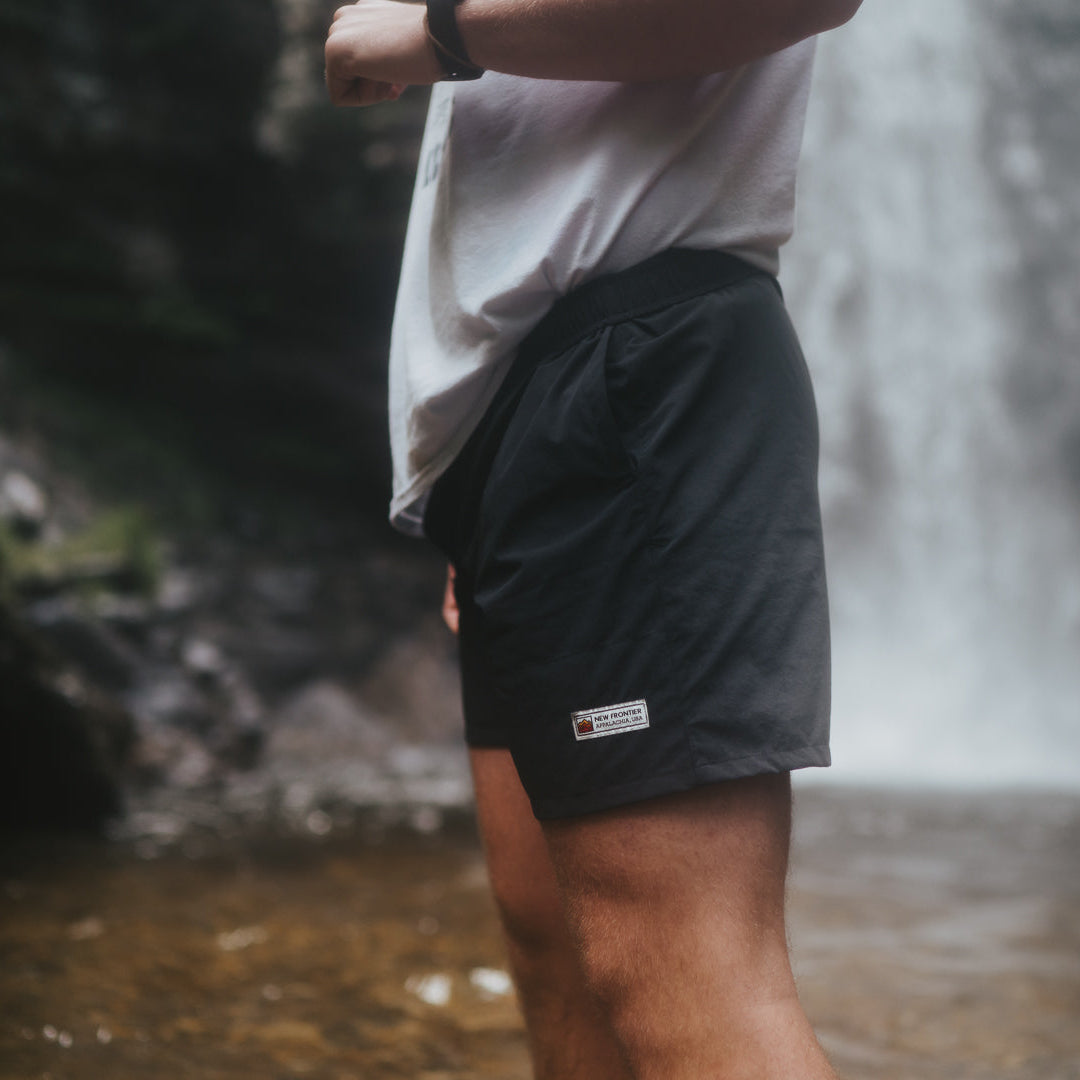 Men’s Journey Tech 7" Short (Black)