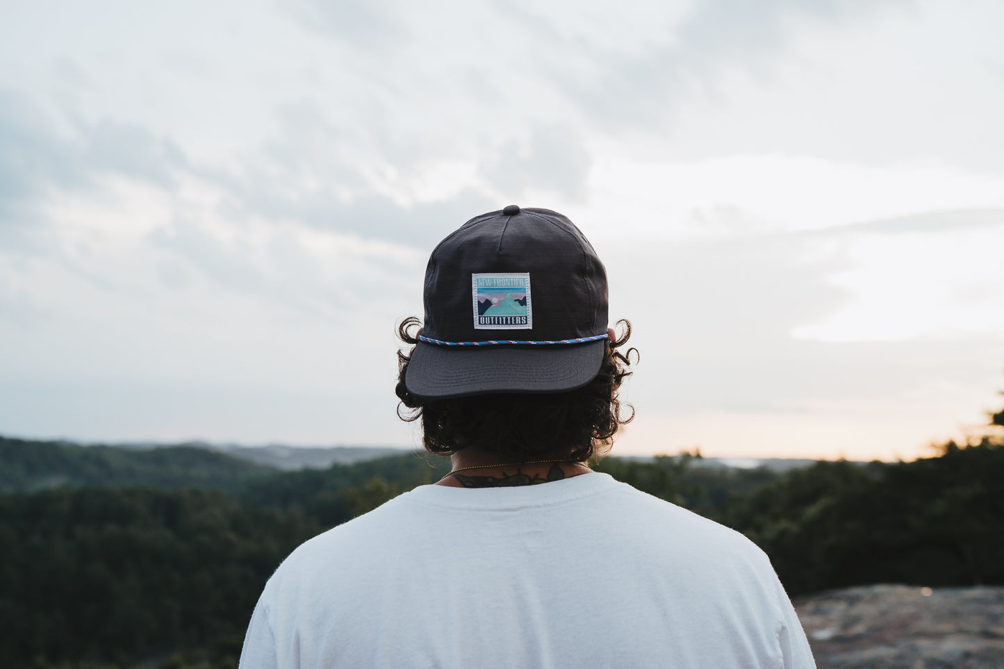 RETRO WAVE TECH TRUCKER (Charcoal)
