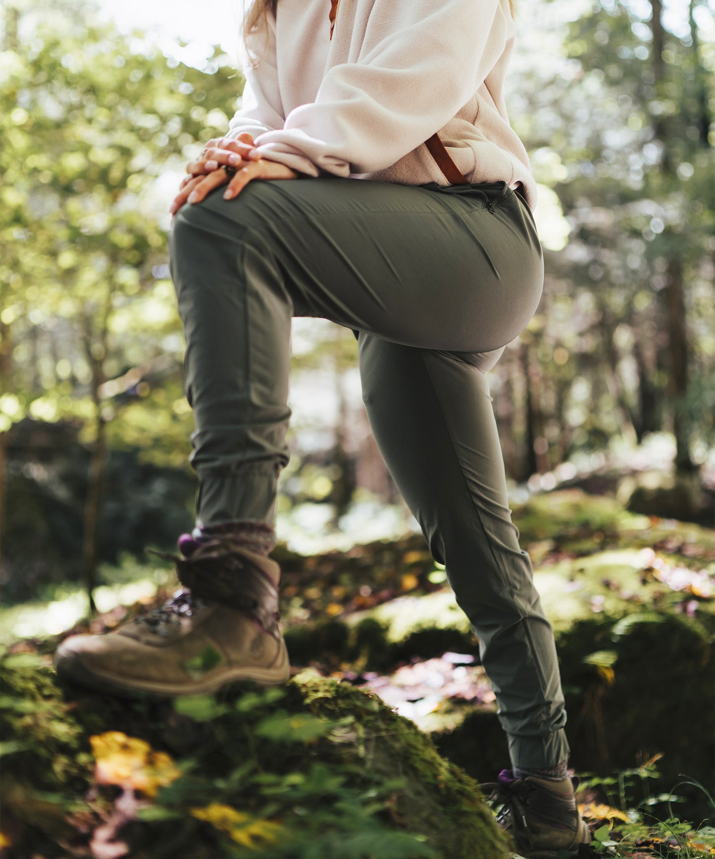 Women's Stretch Tech Jogger (Aloe)