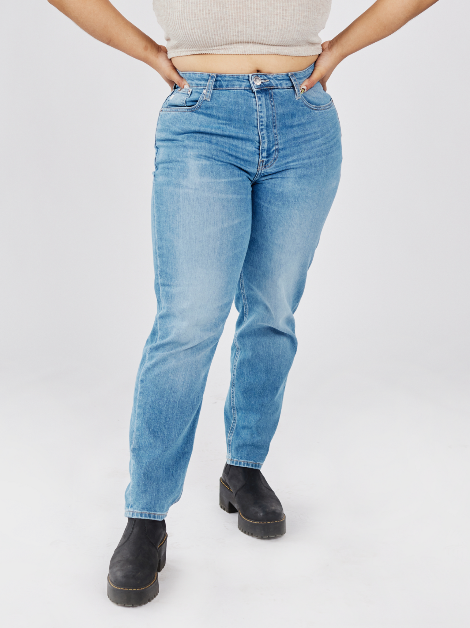 Women's Stretch Tapered Jean - Washed Stone Blue