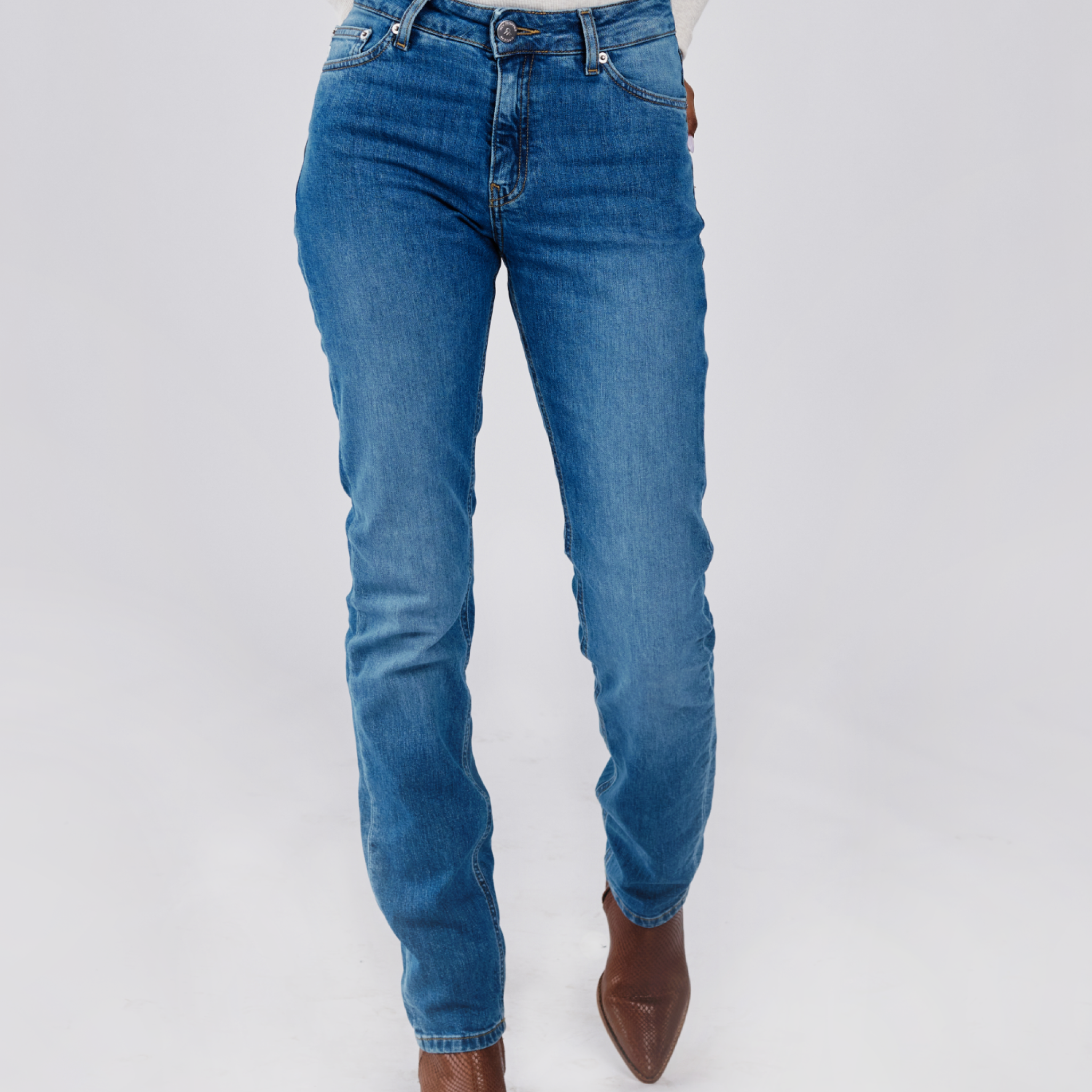 Women's Straight Recycled Jean - Authentic Blue
