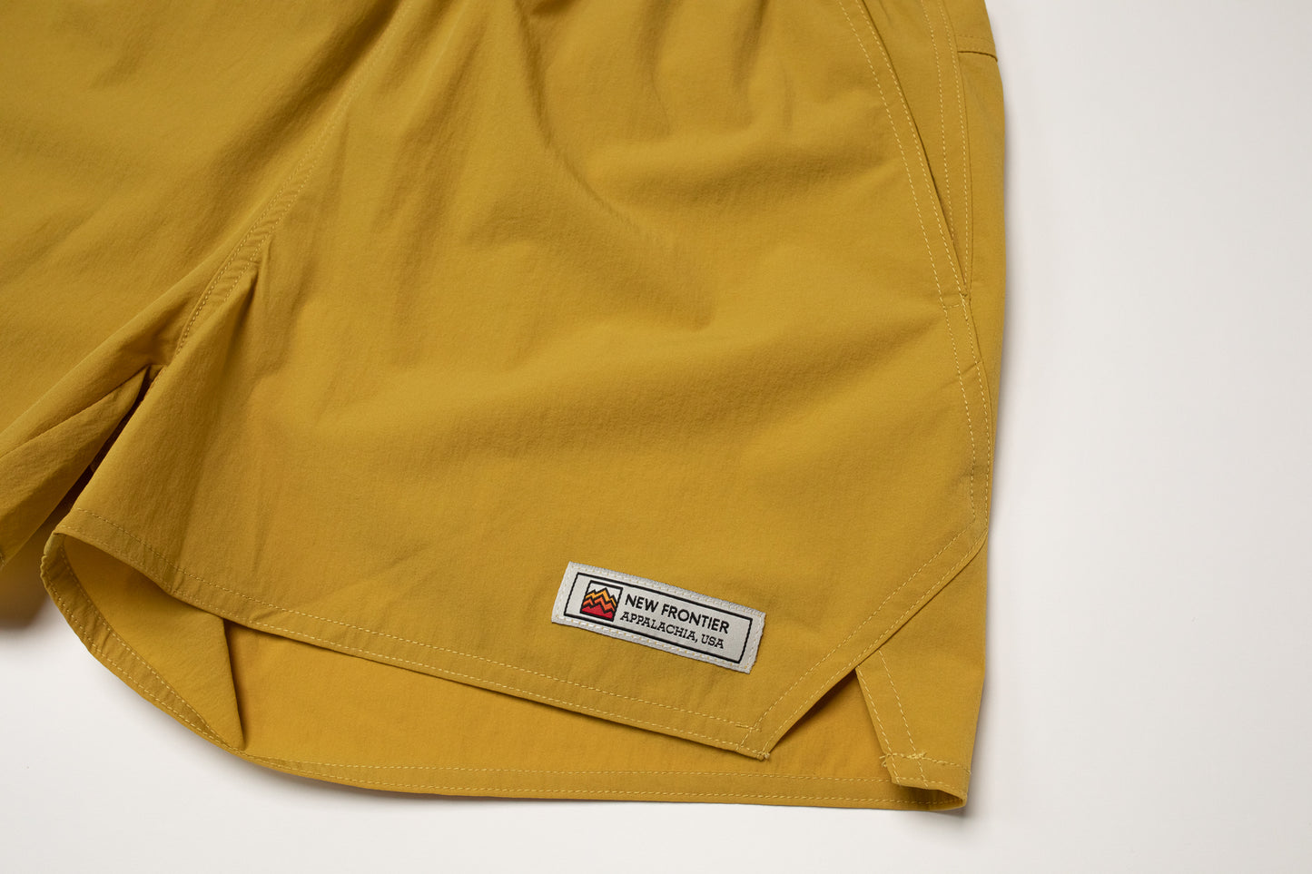 Women's Journey Tech 3.5" Short (Mustard)