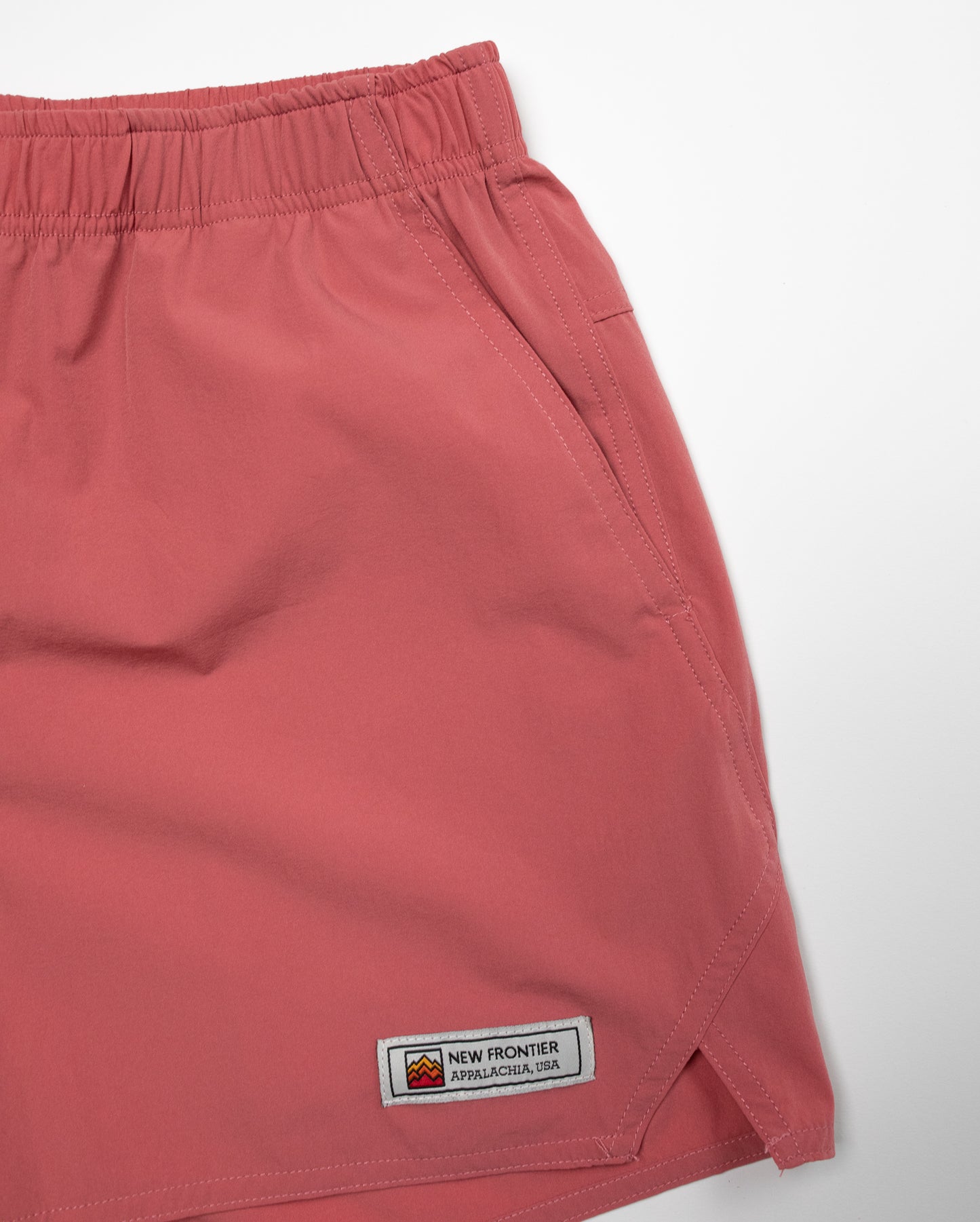 Women's Journey Tech 3.5" Short (Salmon)
